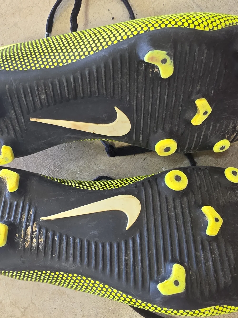 Nike Youth Soccer Cleats Volt Black FG Molded Cleats Kids Neon Yellow